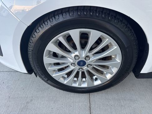 Used 2018 Ford C-MAX SE image 15