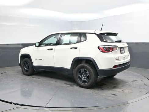 Used 2017 Jeep Compass Sport w/ Cold Weather Group AWD/4WD image 6