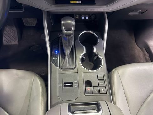 Used 2023 Toyota Highlander L image 21
