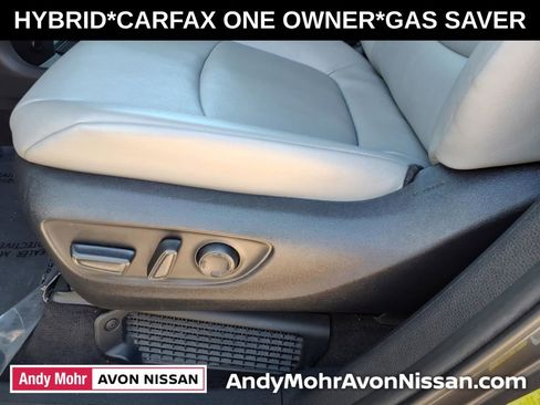 Used 2025 Toyota Sienna XLE FWD image 16