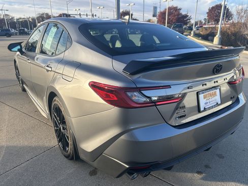 Used 2025 Toyota Camry SE image 6