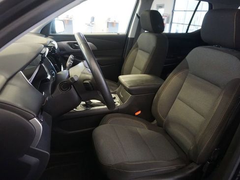 Used 2018 Chevrolet Traverse LT FWD image 18