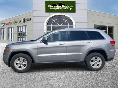 Used 2014 Jeep Grand Cherokee Laredo w/ Quick Order Package 23E AWD/4WD image 8