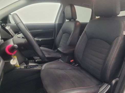 Used 2023 Mitsubishi Outlander Sport Sport S image 17