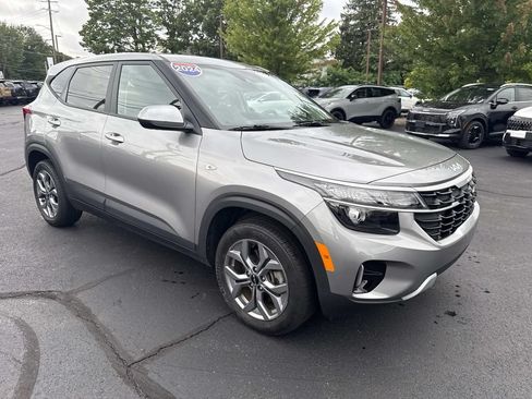 Used 2024 Kia Seltos LX AWD/4WD image 10