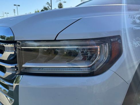 Used 2020 GMC Acadia SLT AWD/4WD image 6
