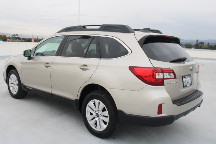 Used 2017 Subaru Outback 2.5i Premium AWD/4WD image 5