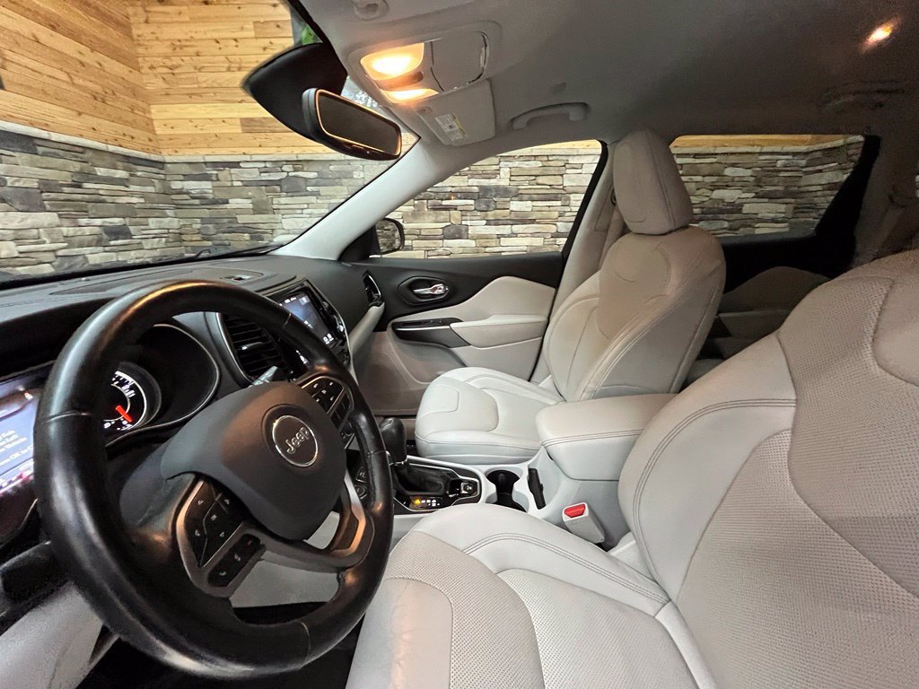 Used 2020 Jeep Cherokee Limited AWD/4WD image 19