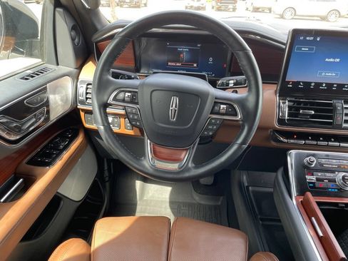 Used 2022 Lincoln Navigator Reserve AWD/4WD image 13