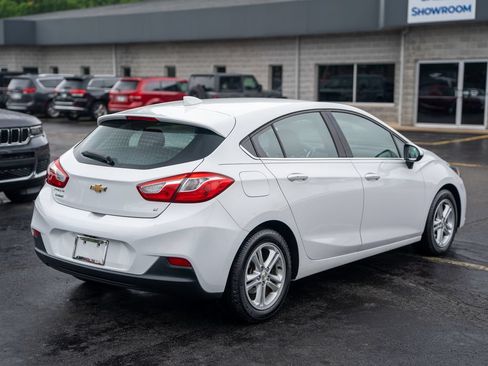 Used 2017 Chevrolet Cruze LT w/ Convenience Package FWD image 6