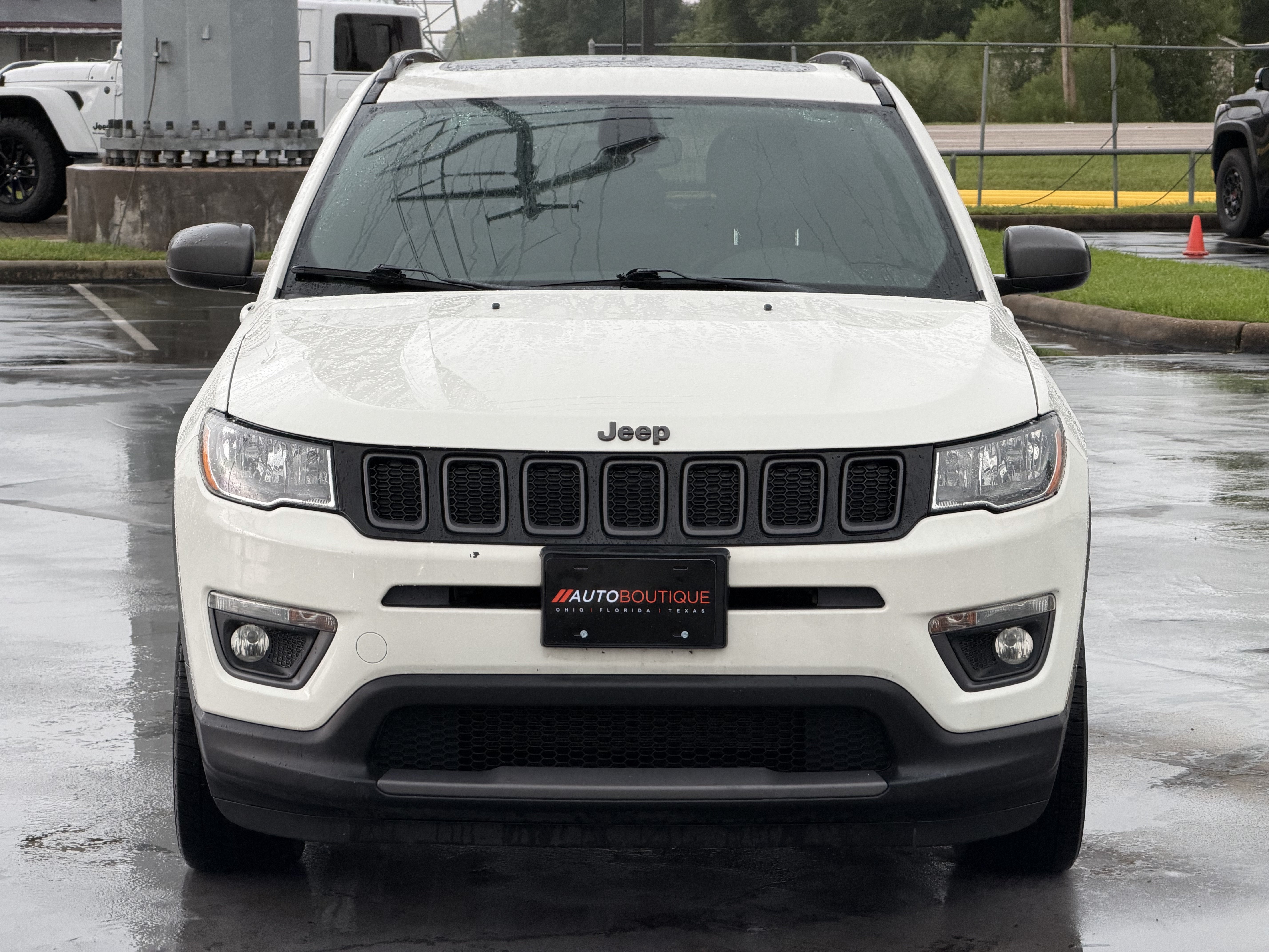 Used 2021 Jeep Compass Latitude w/ Sun and Sound Group AWD/4WD image 5
