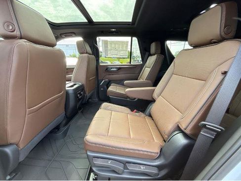 New 2026 Chevrolet Tahoe High Country AWD/4WD image 18