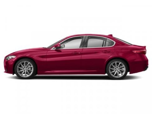 Used 2018 Alfa Romeo Giulia image 3