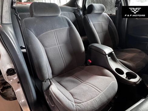Used 1998 Ford Taurus LX FWD image 10