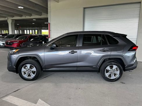 Used 2025 Toyota RAV4 LE AWD/4WD image 2