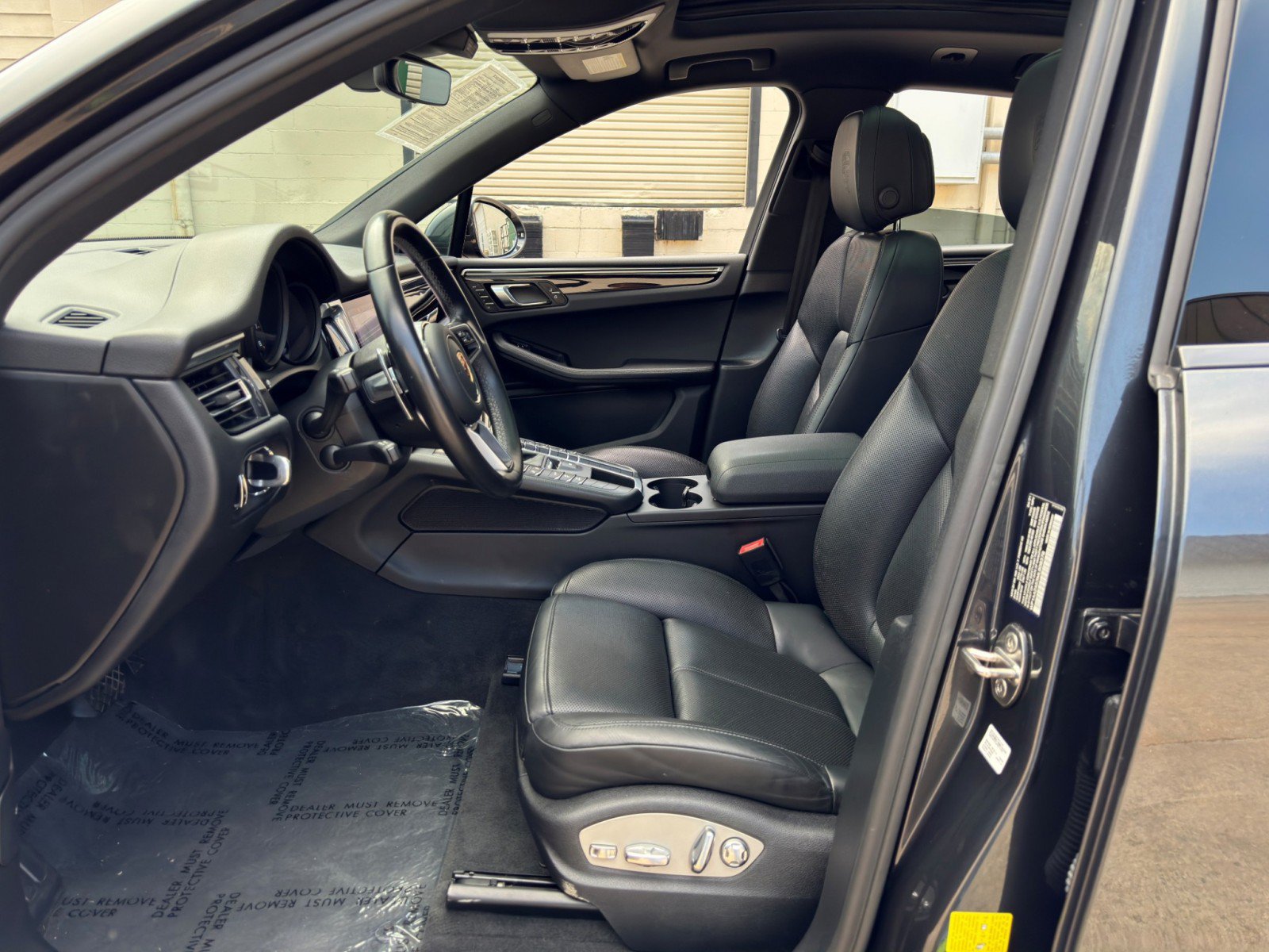 Used 2021 Porsche Macan AWD/4WD image 16