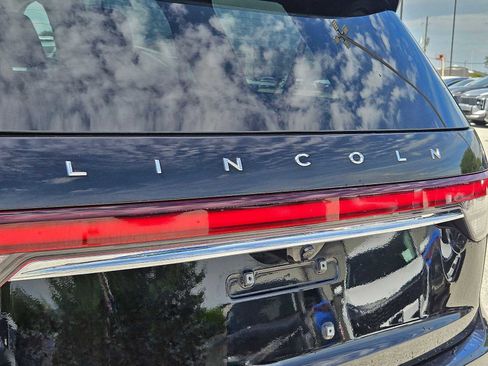 Used 2021 Lincoln Aviator Reserve w/ Equipment Group 201A AWD/4WD image 10