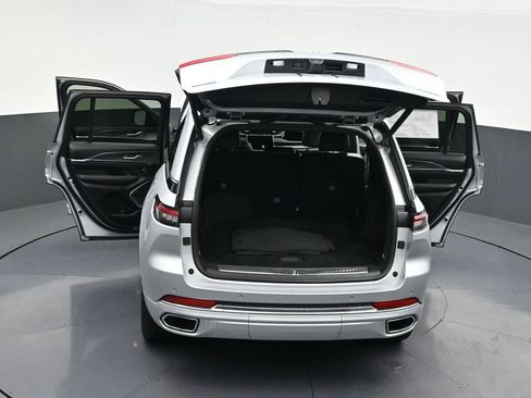 Used 2022 Jeep Grand Cherokee Overland image 35