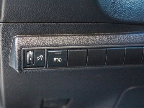 Used 2021 Toyota Corolla SE w/ Carpet Mat Package (TMS) image 30