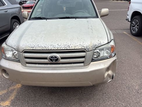 Used 2006 Toyota Highlander w/ 3rd Row FWD image 3