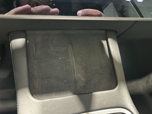 Used 2021 Tesla Model Y Long Range image 28