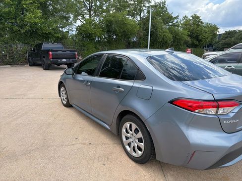 Used 2022 Toyota Corolla LE FWD image 5