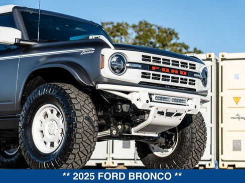New 2025 Ford Bronco Heritage Edition AWD/4WD image 18
