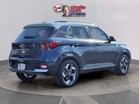 New 2025 Hyundai Venue Limited image 4
