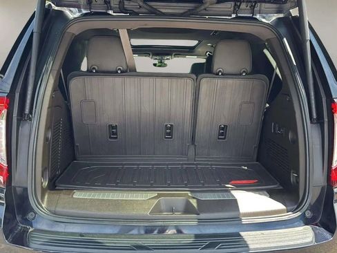 Used 2021 GMC Yukon Denali w/ Advanced Technology Package image 24