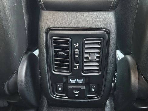 Used 2018 Jeep Grand Cherokee Limited AWD/4WD image 27