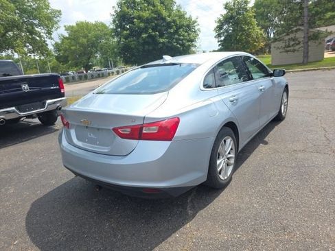 Used 2017 Chevrolet Malibu LT FWD image 9