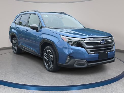 Used 2025 Subaru Forester Limited AWD/4WD image 3