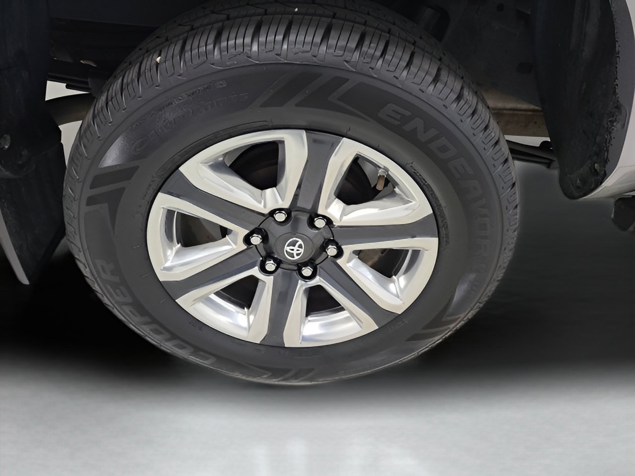 Used 2016 Toyota Tacoma Limited w/ Towing Package AWD/4WD image 12