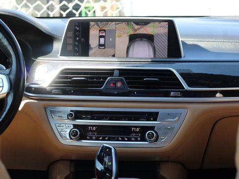Used 2016 BMW 750i xDrive AWD/4WD image 17