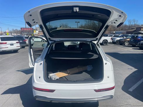 Used 2021 Audi Q5 2.0T Premium Plus w/ Premium Plus Package AWD/4WD image 5