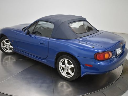 Used 1999 MAZDA MX-5 Miata 10th Anniversary Edition RWD image 8