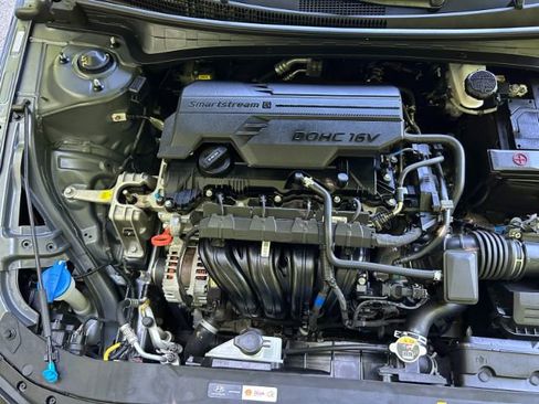 Used 2024 Hyundai Elantra SEL FWD image 38