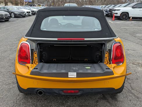 Used 2018 MINI Cooper Convertible image 28