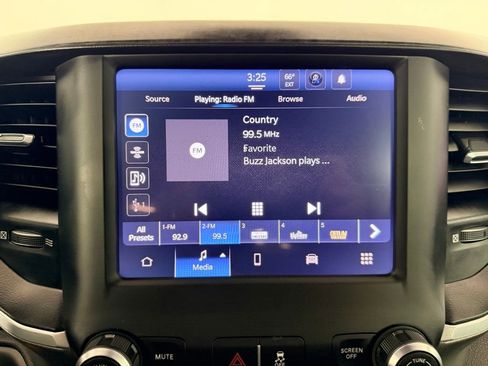 Used 2022 RAM 2500 Big Horn AWD/4WD image 20