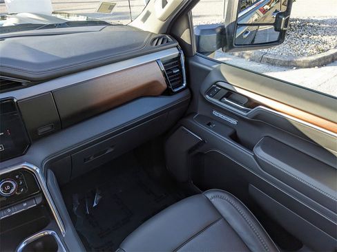 Used 2024 GMC Sierra 1500 Denali w/ Denali Reserve Package image 16