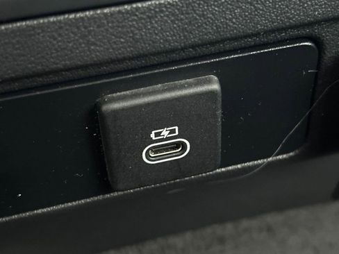 Used 2024 Jaguar F-PACE R-Dynamic S image 25