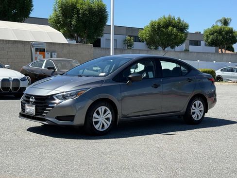 Used 2025 Nissan Versa S w/ Trunk Package FWD image 5