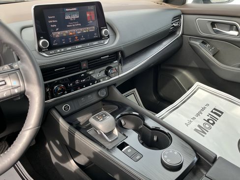 Used 2021 Nissan Rogue SL image 28