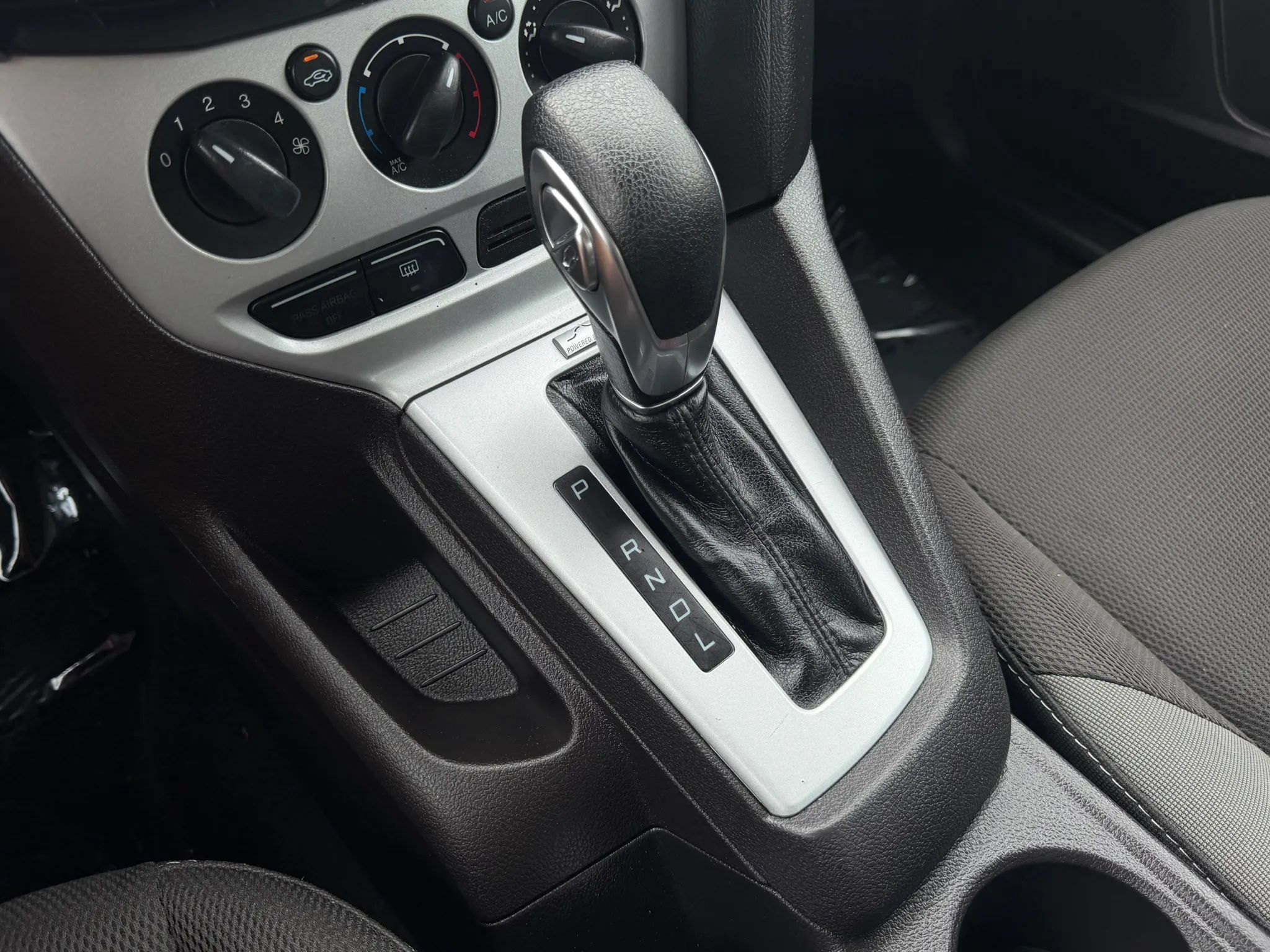 Used 2014 Ford Focus SE FWD image 24