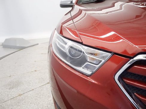 Used 2018 Ford Taurus Limited AWD/4WD image 14