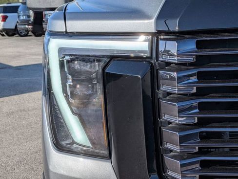 Used 2025 GMC Sierra 2500 Denali Ultimate image 9