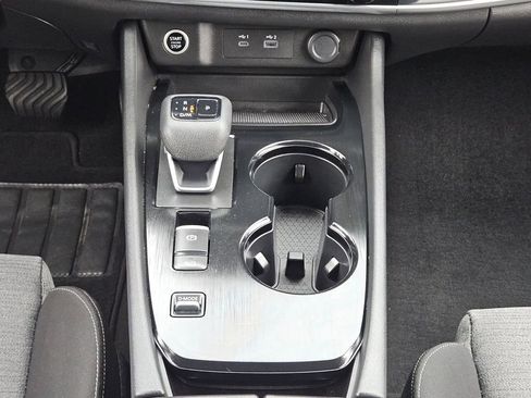 Used 2023 Nissan Rogue SV image 21