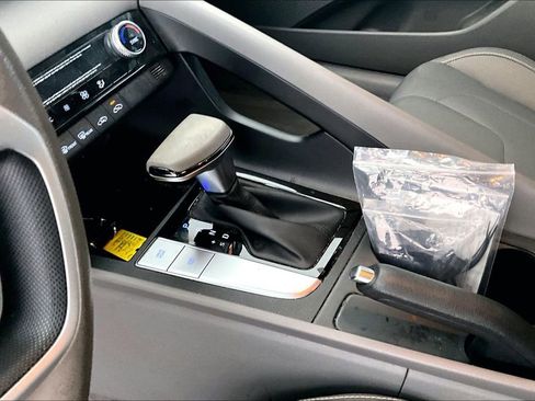 Used 2021 Hyundai Elantra SEL image 19