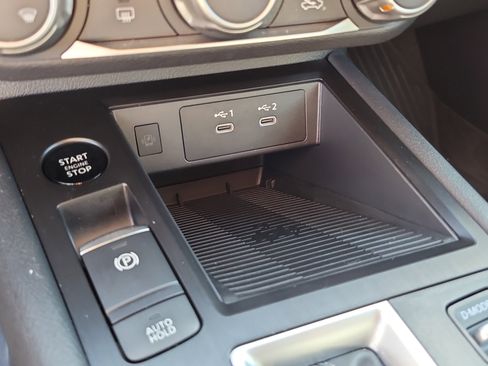 Used 2025 Nissan Kicks SV image 24