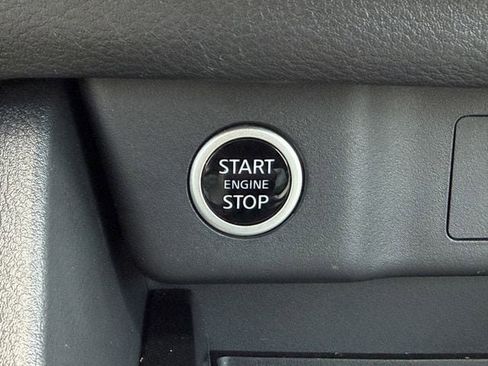 Used 2023 Nissan Rogue SV w/ SV Premium B Package FWD image 20